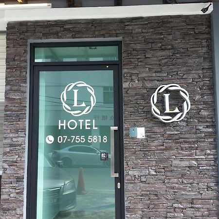 L Hotel Simpang Renggam Exterior photo